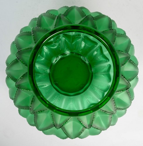 Lalique France - Vase Languedoc Emerald Green - 