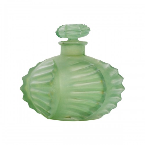 1927 René Lalique - Perfume Bottle Camille With Green Patina