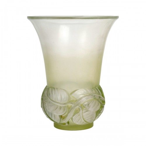 1930 René Lalique - Vase Lilas