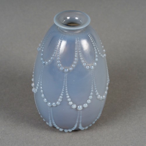 Verrerie, Cristallerie  - 1925 René Lalique - Vase Perles Verre Agate Gris Opalescent