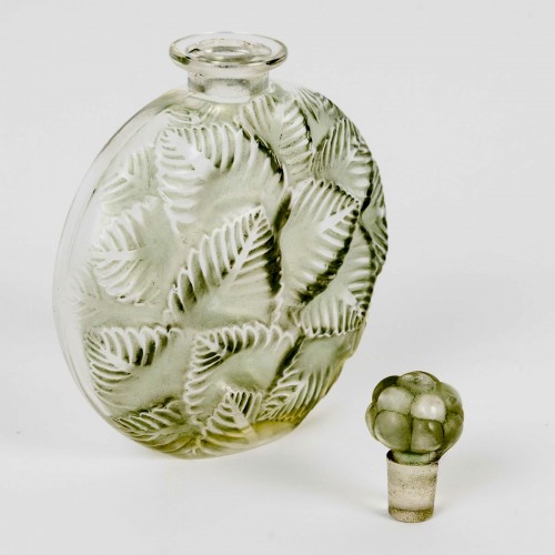 Glass & Crystal  - 1927 René Lalique - Perfume Bottle Clamart