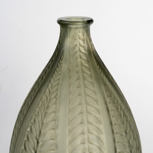20th century - 1921 René Lalique - Vase Acacia