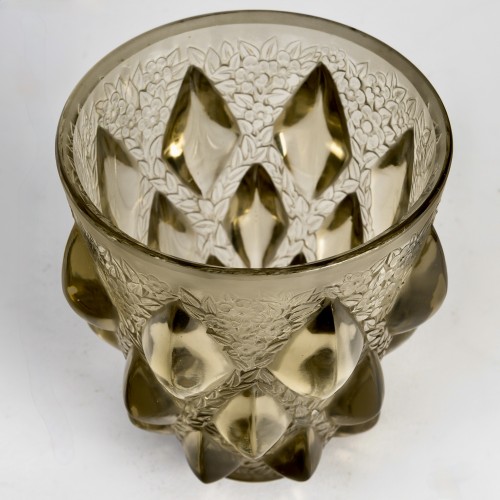 Glass & Crystal  - 1927 René Lalique - Vase Rampillon