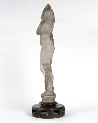 Verrerie, Cristallerie  - 1919 René Lalique - Statuette Grande Nue Lierre
