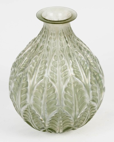 Glass & Crystal  - 1927 René Lalique - Vase Malesherbes
