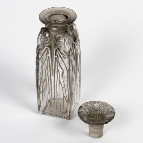 1910 René Lalique - Flacon Quatre Cigales - BG Arts