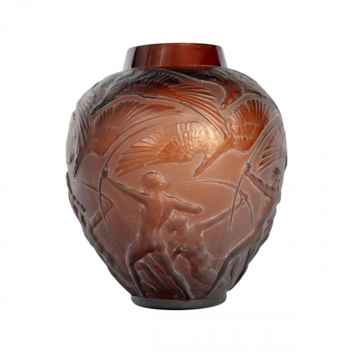 1921 René Lalique - Vase Archers