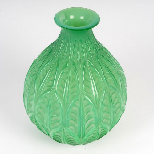 1927 René Lalique - Vase Malesherbes - Glass & Crystal Style Art Déco
