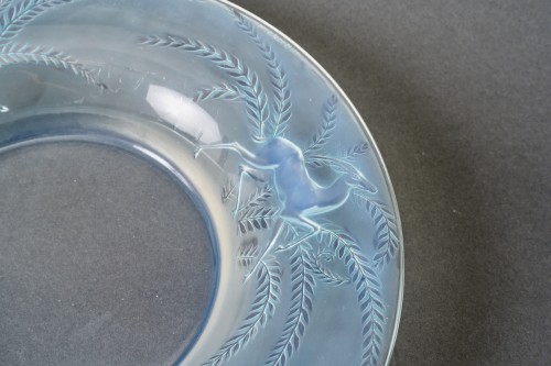 20th century - 1925 René Lalique - Bowl Gazelles Opalescent Glass With Blue Patina