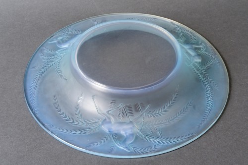 Art Déco - 1925 René Lalique - Bowl Gazelles Opalescent Glass With Blue Patina