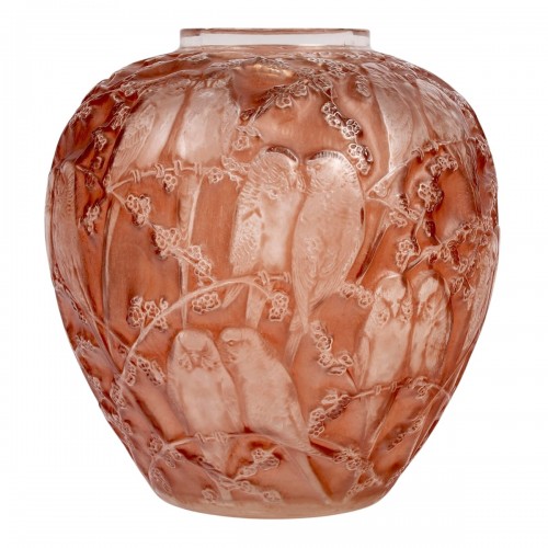 1919 René Lalique - Vase Perruches Parrots Glass With Coral Pink Patina