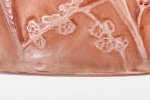 1919 René Lalique - Vase Perruches Parrots Glass With Coral Pink Patina - Art Déco
