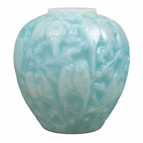 1919 René Lalique - Vase Perruches Parrots Opalescent Glass Blue Patina