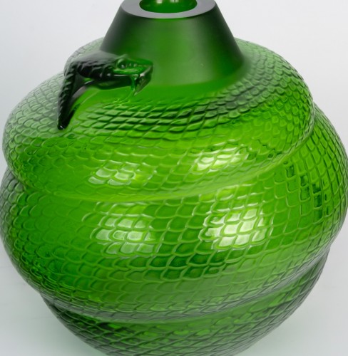 Lalique France - Vase Serpent Cristal Vert - BG Arts