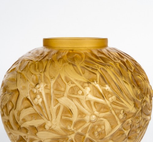 XXe siècle - 1920 René Lalique - Vase Gui