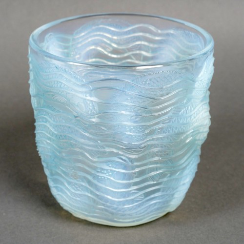 Glass & Crystal  - 1932 René Lalique - Vase Dauphins Dolphins