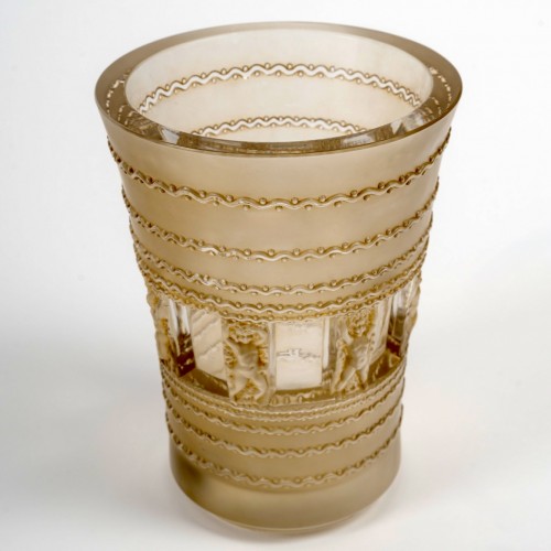 Glass & Crystal  - 1937 René Lalique - Vase Florence Cherubs