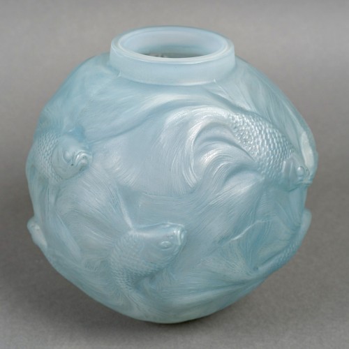 Glass & Crystal  - 1924 René Lalique - Vase Formose Fishes