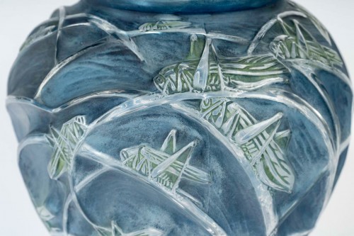 Art nouveau - 1912 René Lalique Vase Sauterelles Grasshoppers