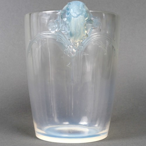 Glass & Crystal  - 1926 René Lalique - Vase Chamarande
