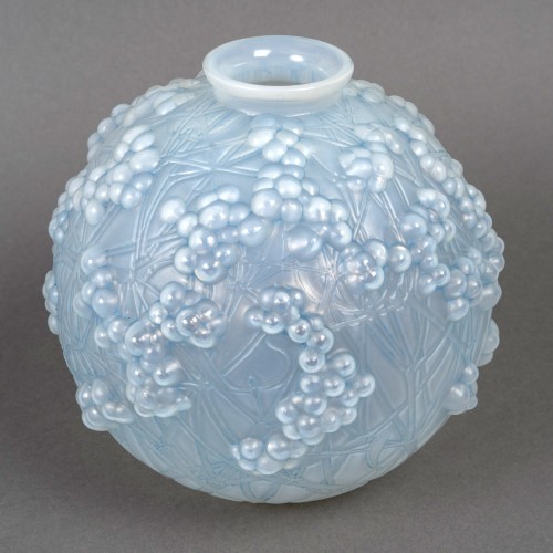 Glass & Crystal  - 1924 René Lalique - Vase Druide