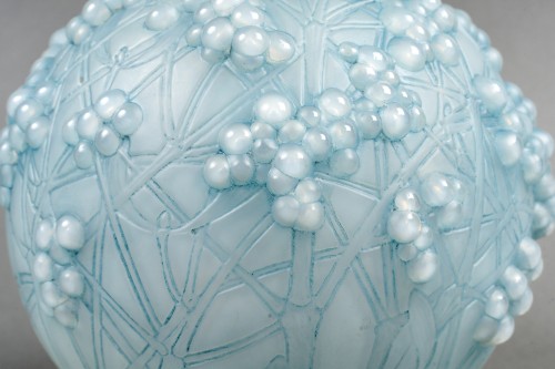 Glass & Crystal  - 1924 René Lalique - Vase Druide