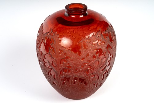 Glass & Crystal  - 1920 René Lalique - Vase Acanthes