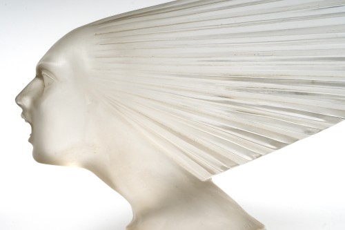 Glass & Crystal  - 1928 René Lalique - Car Mascot Hood Ornament Victoire