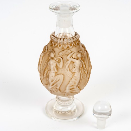 Glass & Crystal  - Lalique France - Perfume Bottle Madrigal For Molinard