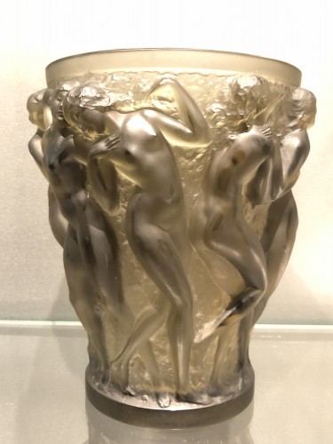 1927 Rene Lalique Bacchantes Vase in Grey Smoked Glass - Dancing Women - Art Déco