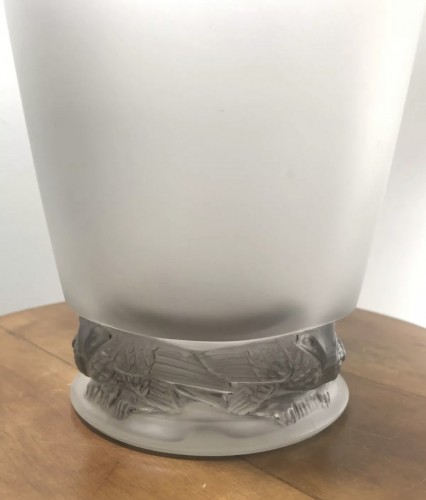 1938 Rene Lalique Frise Aigles Vase Frosted Glass with Grey Stain - Eagles - Art Déco