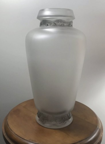 Art Déco - 1938 Rene Lalique Frise Aigles Vase Frosted Glass with Grey Stain - Eagles
