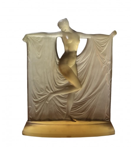 1925 René Lalique Suzanne Statuette Yellow Ambré Glass - Woman Statue