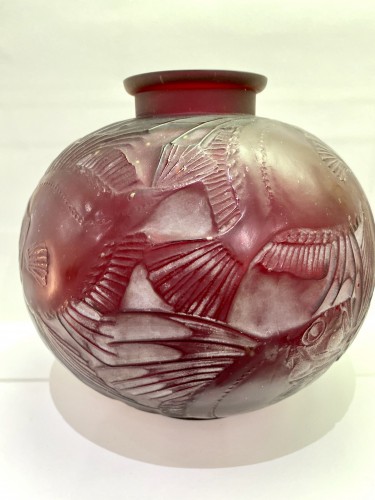 Antiquités - René Lalique - Vase Poissons verre rouge cerise double couche 1921