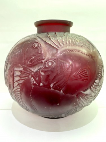 Antiquités - René Lalique - Vase Poissons verre rouge cerise double couche 1921