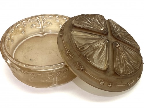 Glass & Crystal  - 1911 Rene Lalique - Box Jar Quatre Papillons Frosted Glass Sepia Patina