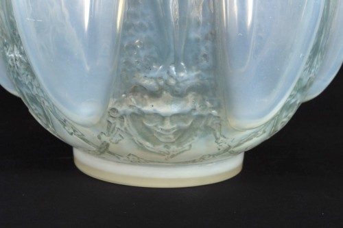 1912 René Lalique - Vase Six Figurines Et Masques Cased Opalescent Glass - 