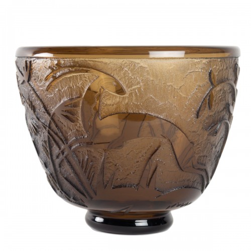 Daum - Vase Monumental « Antilopes et feuillages » verre topaz dégagé à l’acide