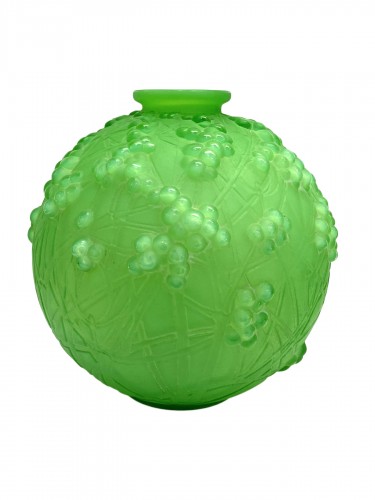 1924 René Lalique - Vase Druide Triple Cased Jade Green Glass