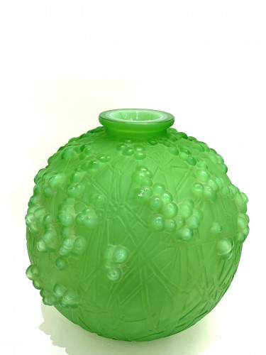 1924 René Lalique - Vase Druide Triple Cased Jade Green Glass - Glass & Crystal Style Art Déco