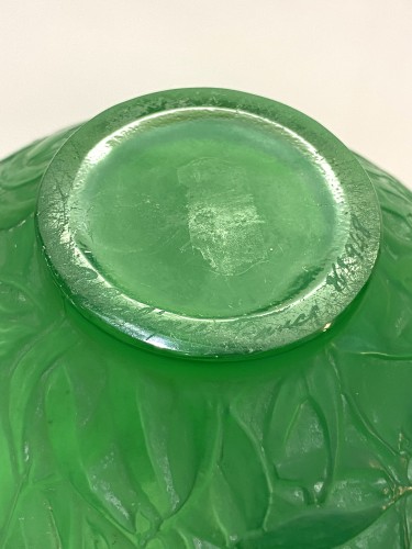 Glass & Crystal  - 1920 René Lalique - Vase Gui Triple Cased Jade Green Glass