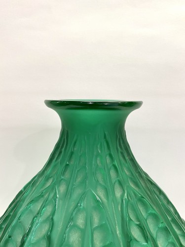 Glass & Crystal  - 1927 René Lalique - Vase Malesherbes Emerald Green Glass White Patina