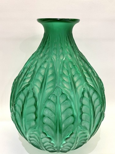 1927 René Lalique - Vase Malesherbes Emerald Green Glass White Patina - 