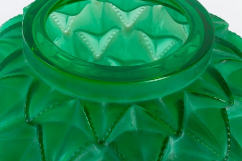 1929 René Lalique - Vase Languedoc verre vert émeraude patiné blanc - Verrerie, Cristallerie Style Art Déco