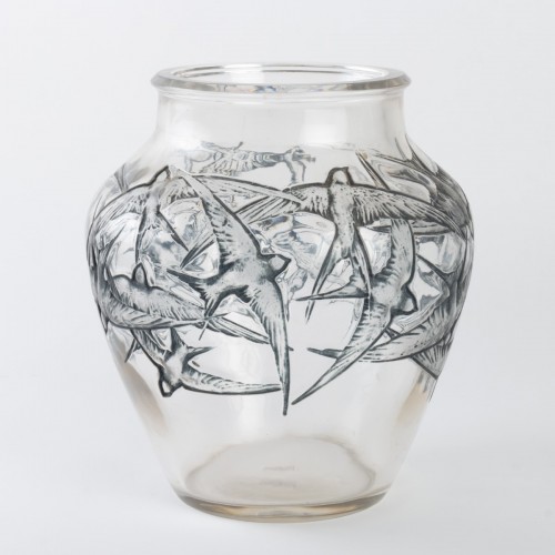1919 René Lalique - Vase Hirondelles verre blanc émaillé bleu - Art Déco