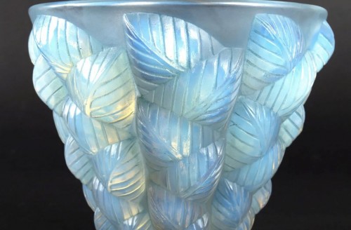 1927 René Lalique - Vase Moissac Verre Opalescent Patiné Bleu - Verrerie, Cristallerie Style Art Déco