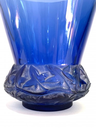 1930 René Lalique - Vase Lierre verre bleu patiné blanc - Art Déco