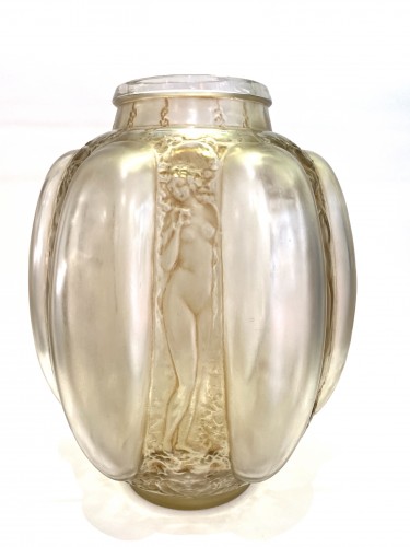 Verrerie, Cristallerie  - 1912 René Lalique - Vase « Six Figurines et Masques » 