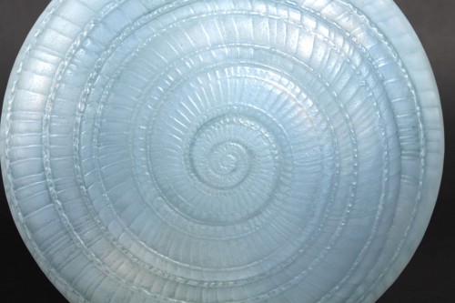 XXe siècle - 1920 René Lalique - Vase "Escargot" 