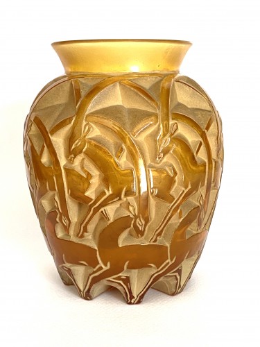 1931 René Lalique - Vase &quot;Chamois&quot;  - Glass & Crystal Style Art Déco